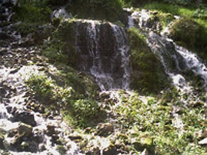 acquarocciachescendepiccola1 acquarocciachescendepiccola1